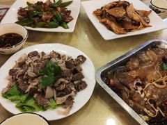 -鹤乡东北菜(崮山路店)