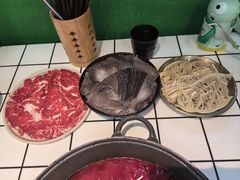 -扎起市井老火锅(乐山总店)