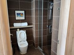 -西安大雁塔科技大学地铁站亚朵酒店