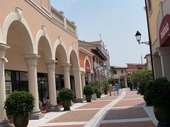 -佛罗伦萨小镇广佛名品奥特莱斯(疏港路店)