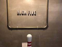 -HIGH FIVE哈福手工汉堡(桂林路店)