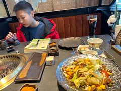 -铭牛烧肉·和牛海鲜自助(高新月牙湖店)