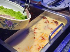 招牌人参猪肚鸡锅底-大隐·成都火锅Bistro(合生麒麟新天地店)