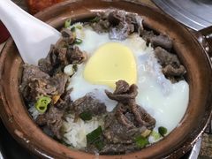 窝蛋牛肉煲仔饭-阳江河堤老牌曾记美食