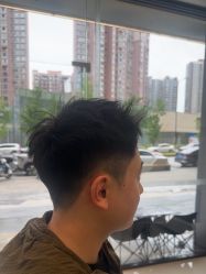 点击看大图 -摩登时代美发沙龙