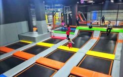 -蹦贝运动中心·蹦床·攀岩·闯关(龙岗店)