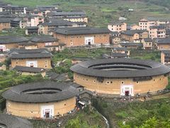 -初溪土楼群
