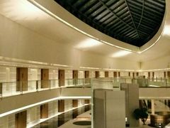 -上海滴水湖皇冠假日酒店