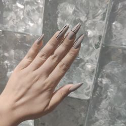 -花岐款式专研健康美甲沙龙