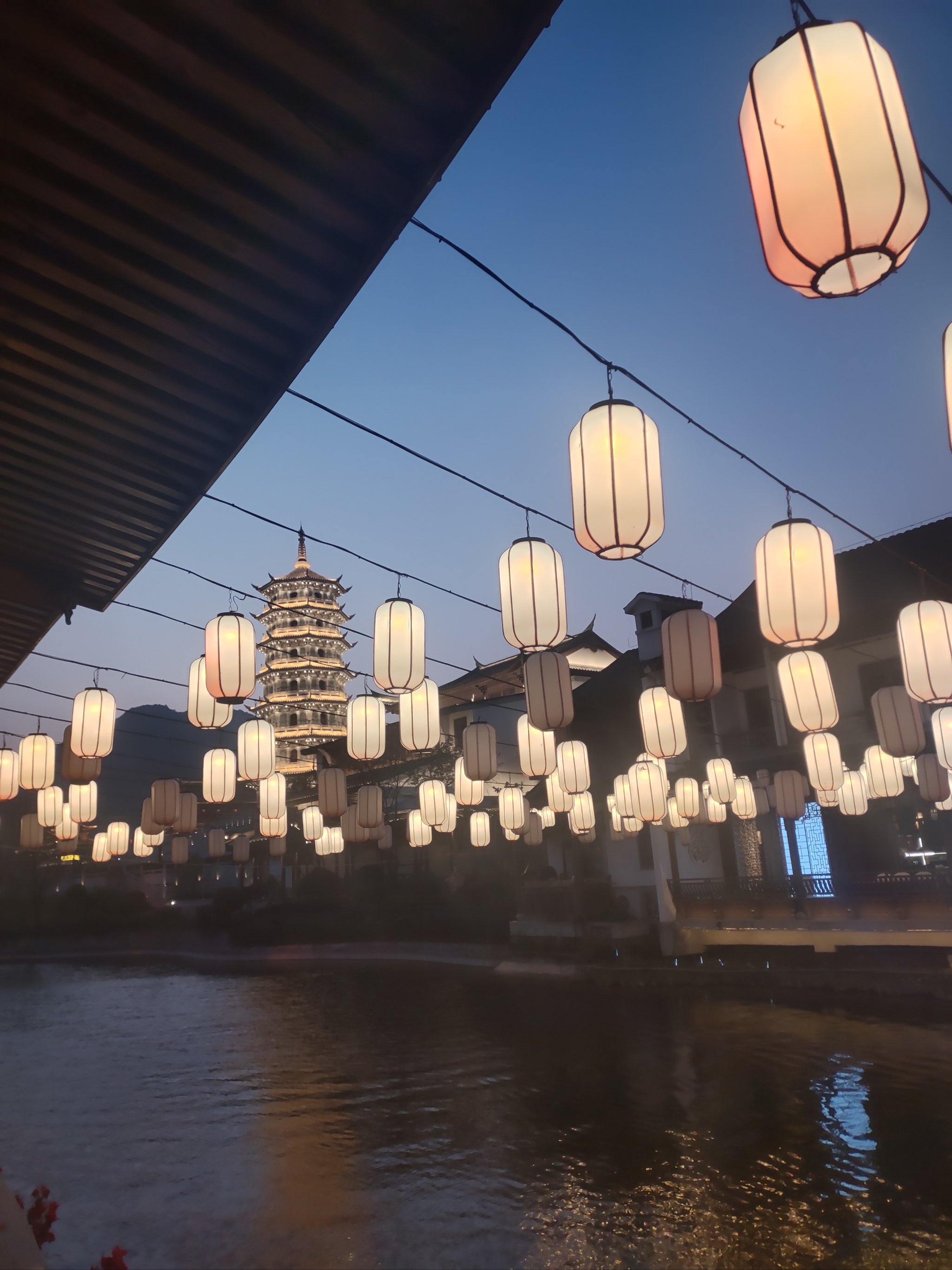 闽越水镇夜景图片