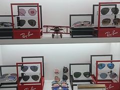 -翰佐蔡司小乐圆·依视路星趣控·暴龙眼镜折扣店