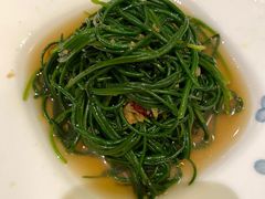 酸酸蒜蓉拌沙葱-西域阿里马新疆菜·清真(桂花路店)