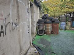 -东湖小天池真人CS彩弹野战基地