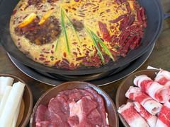 -黄潇洒老火锅(九眼桥宏济巷店)