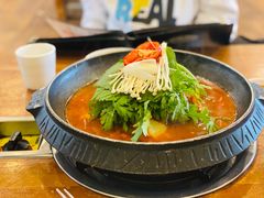 -喇喇排骨火锅·传统韩式脊骨汤(望京西园总店)