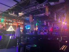 -UP嘻哈酒吧(粉巢店)