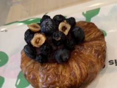 蓝莓核桃可颂-PAOPAO Bakery&Café(港汇店)