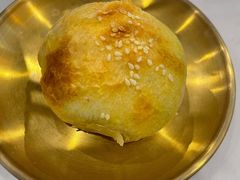 酥皮烤包子-董小西的凉皮和椒麻鸡(三元桥店)