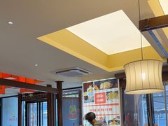 -阿瓦山寨·湘菜现炒·剁椒鱼头王(咸阳总店)