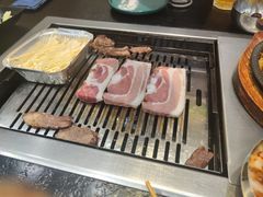 -臻牛烤肉