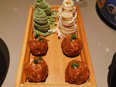 手剁猪肉丸-享月汤皇·海鲜小火锅·聚会(曲江创意谷店)