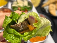 -山野的朋友露营炭火烤肉