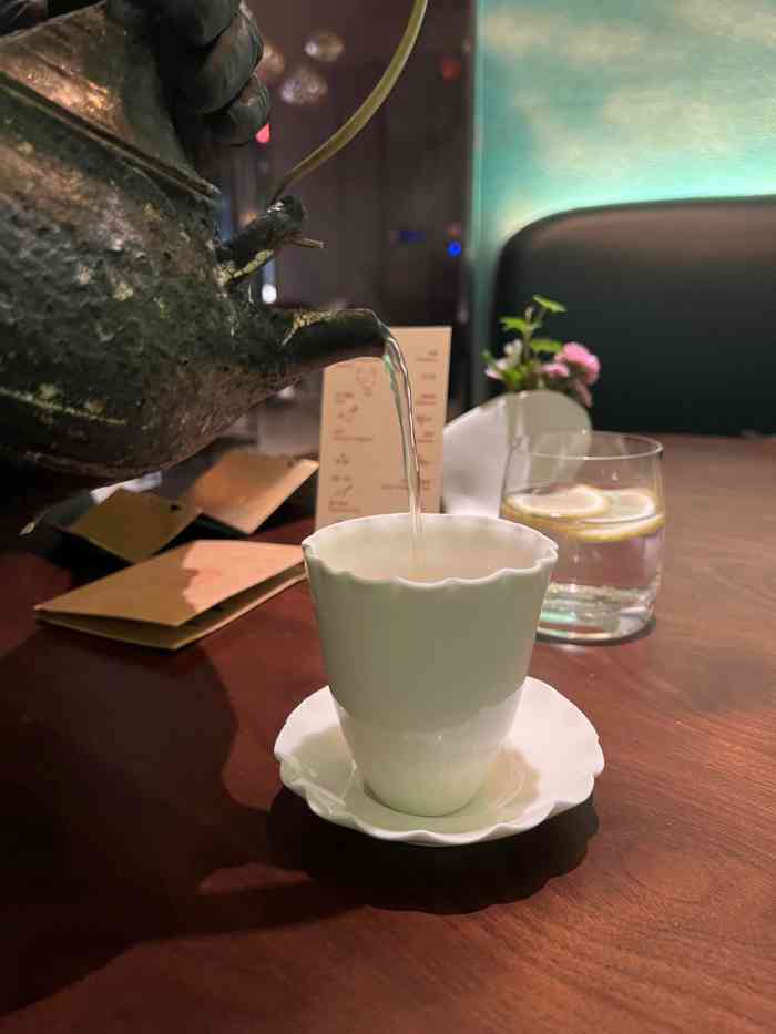 avant-"总论:适合在特别的日子来的餐厅,服务员能."-大众点评移动版