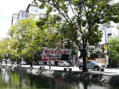 -芒果糯米饭摊子