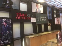 -TIMES CITY OUTLETS 时代·城市·奥特莱斯(上海国际时尚中心店)