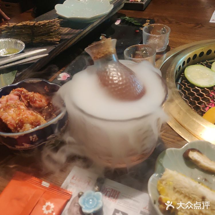 樱花树下的浪漫烤肉～[调皮]