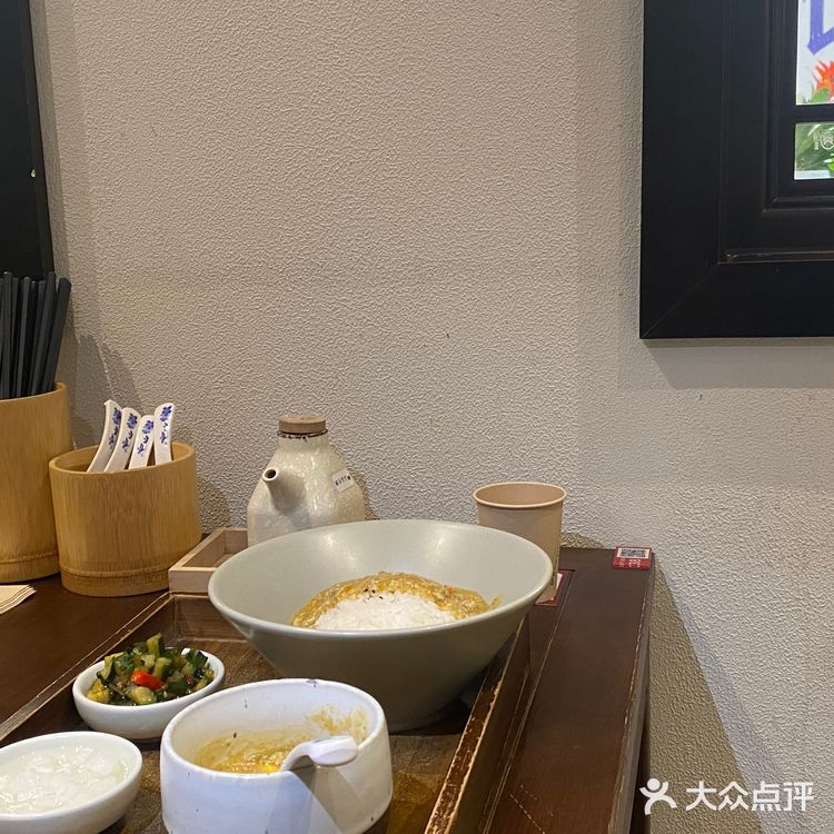 今天来尝尝蟹满春的蟹黄饭