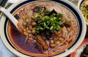 Spicy Oil Tofu Black Mushroom Rice Noodles