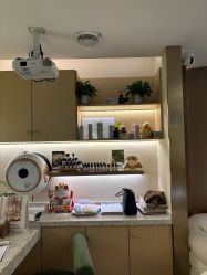 -悦瑢港湾科技美肤芳疗美容