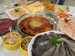 -茅草房·河畔园林火锅