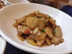 -鱼鲜饭香·招牌汽锅剁椒鱼头王