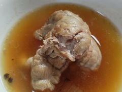 炖猪脑-金卯白肉罩火烧