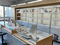 -无奔眼镜·蔡司·依视路授权店(朝阳大悦城店)