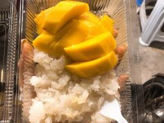 -席娜卡琳火车铁道夜市