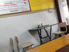 大堂-吴淞老街砂锅馄饨(北兴路店)