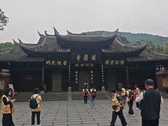 -峨眉山报国寺