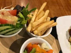-Bully Hayes Restaurant & Bar