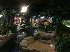 -泉城欧乐堡戏水湾艺术养生温泉