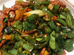 拾味小炒黑猪肉-拾味馆·浓鲜骨汤(光谷天地店)