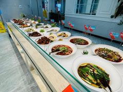 自助取餐区-绿岛港轩海鲜烤肉涮锅自助餐厅