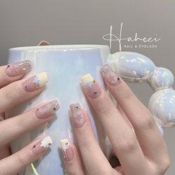 -花岐款式专研健康美甲沙龙