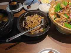 -云海肴·汽锅鸡·云南菜(天山百盛优客店)