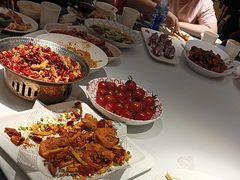 -巴特餐饮6加1音乐餐吧·新疆菜