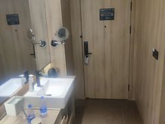 -西安大雁塔科技大学地铁站亚朵酒店