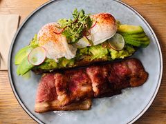 牛油果温泉蛋吐司-O'mills Sourdough Bakery&Bistro(永嘉路店)