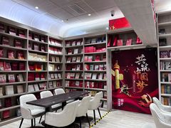 -钟书阁(群光广场店)